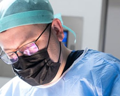 Kasık Fıtığı Ameliyatı Doç.Dr Çağhan Pekşen Genel Cerrahi Uzmanı n,En iyi fıtık doktoru istanbul